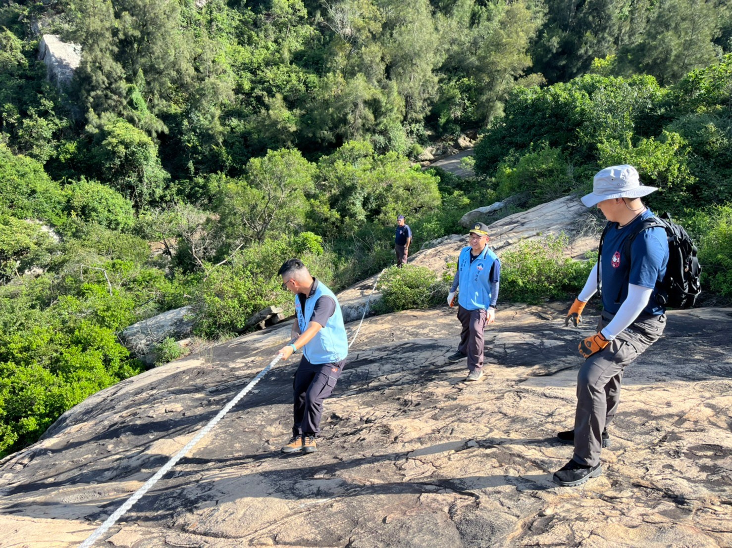 金門縣消防局持續深化太武山救援整備，讓民眾行一個安全太武山之旅（圖/金門縣政府提供）