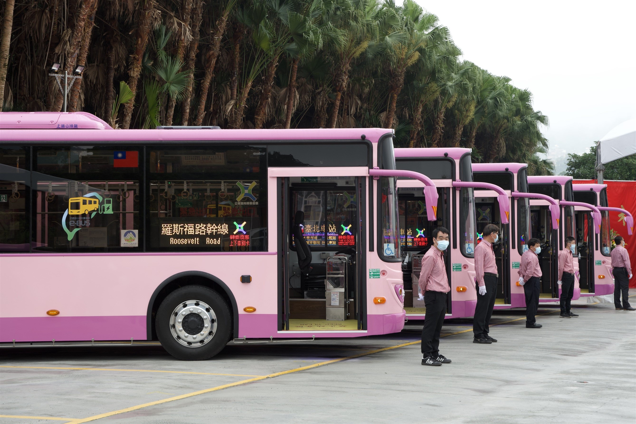 公車駕駛承載著萬千乘客的安全與信任(圖/欣欣客運提供)