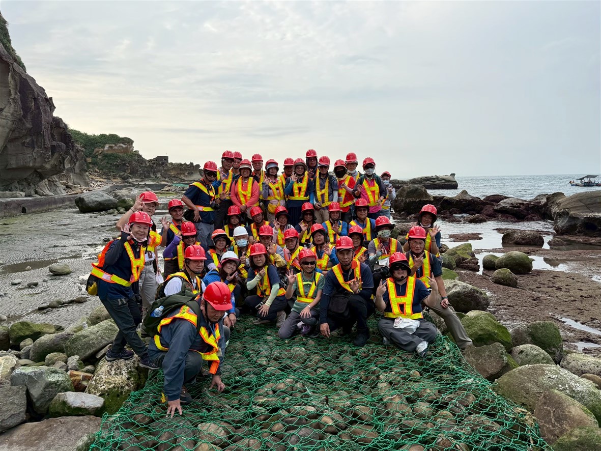 鼓勵長輩揪團出遊，和平島地質公園推出平日「敬老票買一送一」優惠。（圖片/和平島地質公園提供）
